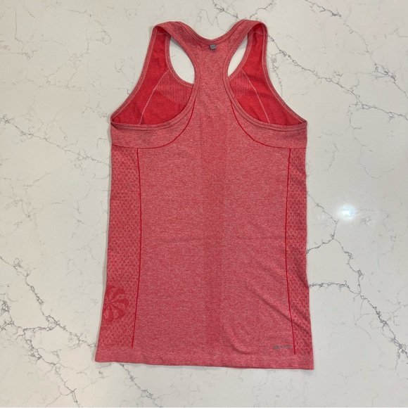 Nike Dri-FIT Seamless Running Tank Top - Picture 3 of 9